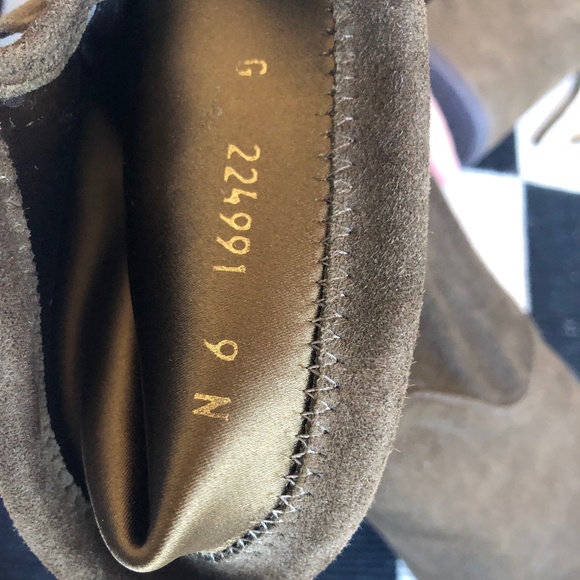 Stuart Weitzman OLIVE GREEN SUEDE BOOTIE 9N - Picture 9 of 10